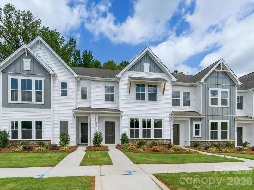 6561 Fire Lily Lane, Charlotte, NC 28216.  MLS# CAR4381611, YatesRealty ID 30467. 