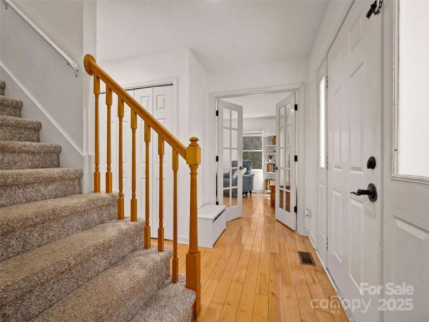 4 Bridle Path Court, Hendersonville, NC 28791.  MLS# CAR4229132, YatesRealty ID 30468. 