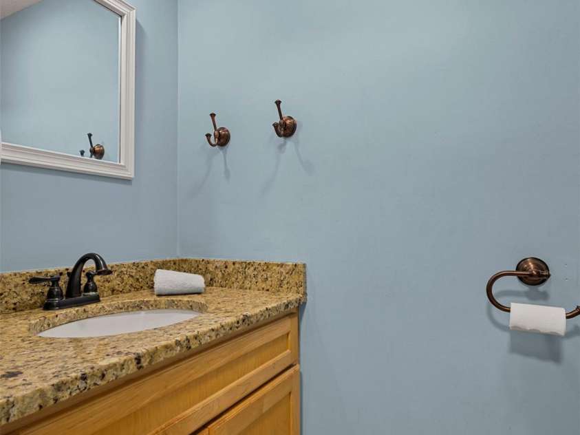 4 Bridle Path Court, Hendersonville, NC 28791.  MLS# CAR4229132, YatesRealty ID 30468. 