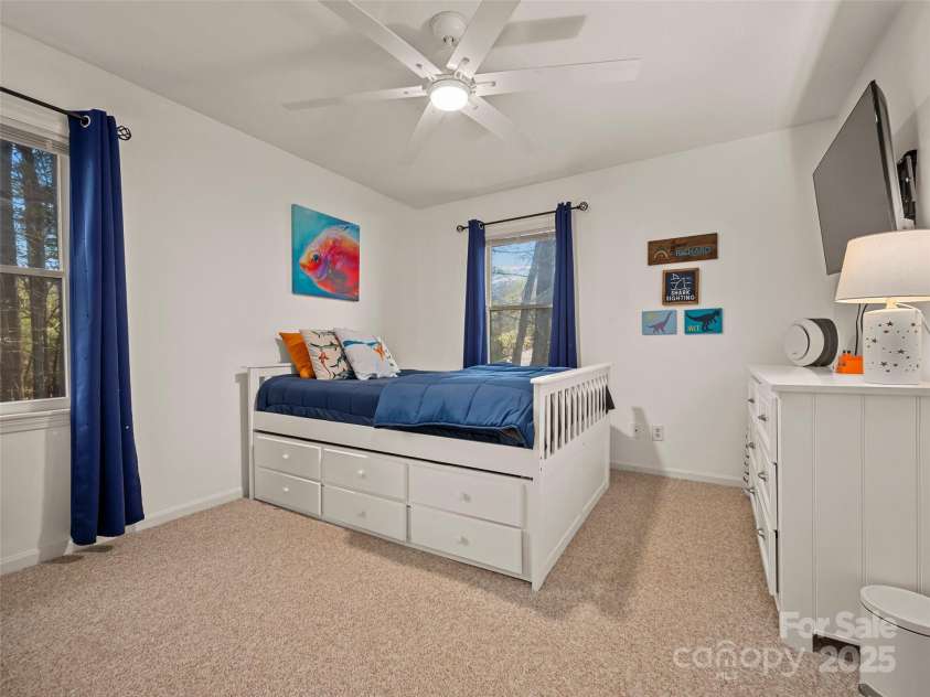 4 Bridle Path Court, Hendersonville, NC 28791.  MLS# CAR4229132, YatesRealty ID 30468. 