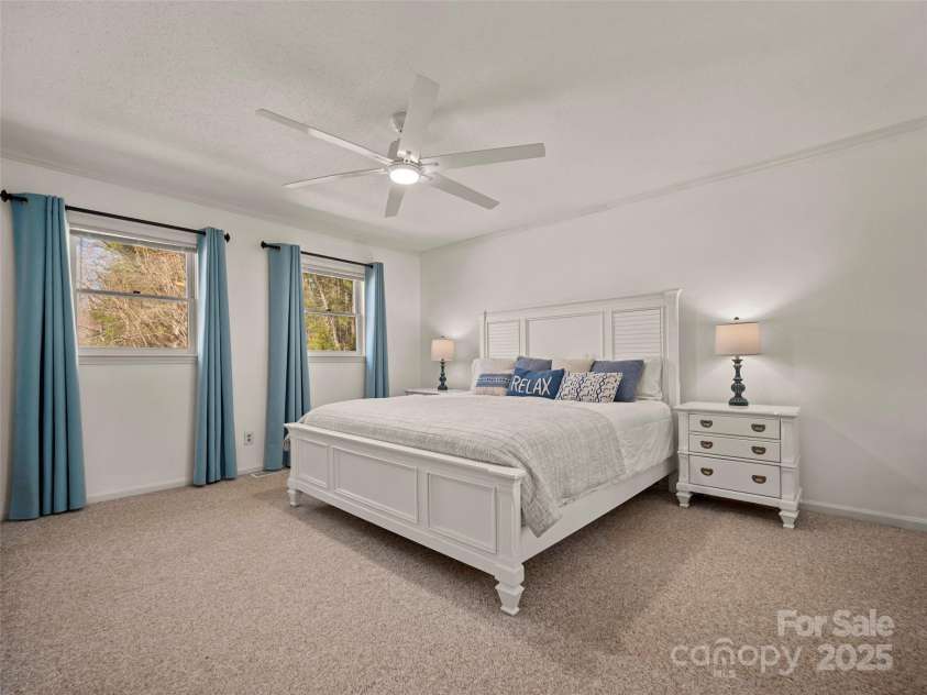 4 Bridle Path Court, Hendersonville, NC 28791.  MLS# CAR4229132, YatesRealty ID 30468. 