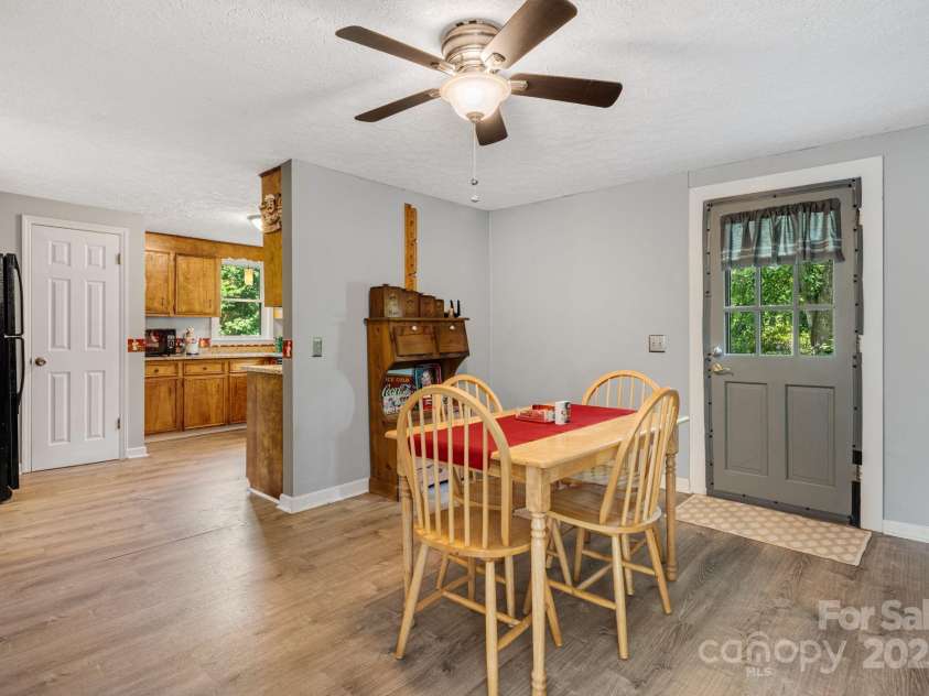 1058 Howard Gap Loop Road, Flat Rock, NC 28731.  MLS# CAR4279171, YatesRealty ID 30469. 