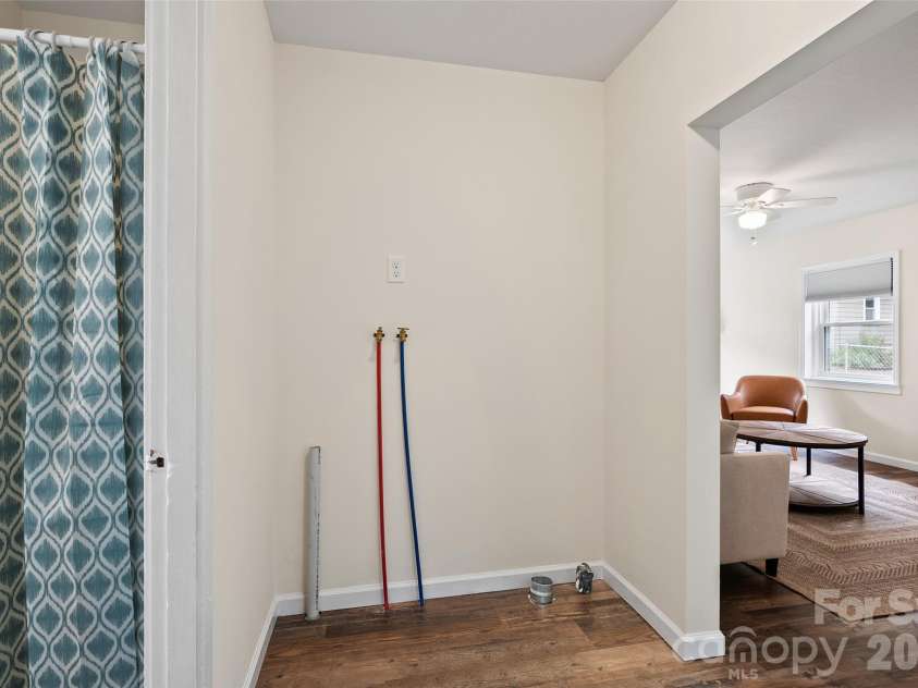 34 Stephens Road, Waynesville, NC 28786.  MLS# CAR4385365, YatesRealty ID 30469. 
