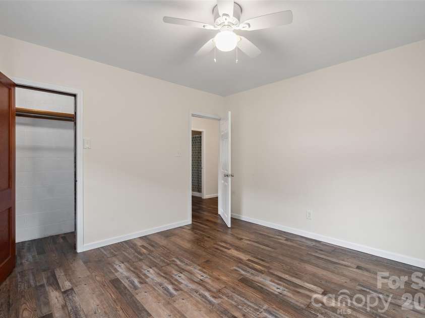 34 Stephens Road, Waynesville, NC 28786.  MLS# CAR4385365, YatesRealty ID 30469. 