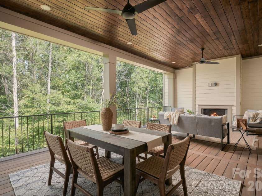 19149 Newburg Hill Road, Davidson, NC 28036.  MLS# CAR4329364, YatesRealty ID 3047. 
