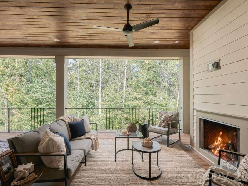 19149 Newburg Hill Road, Davidson, NC 28036.  MLS# CAR4329364, YatesRealty ID 3047. 