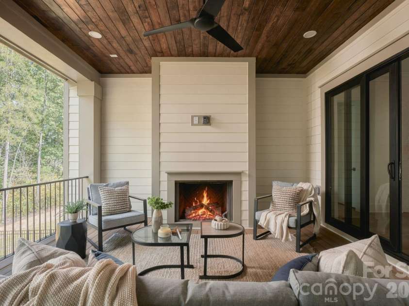 19149 Newburg Hill Road, Davidson, NC 28036.  MLS# CAR4329364, YatesRealty ID 3047. 