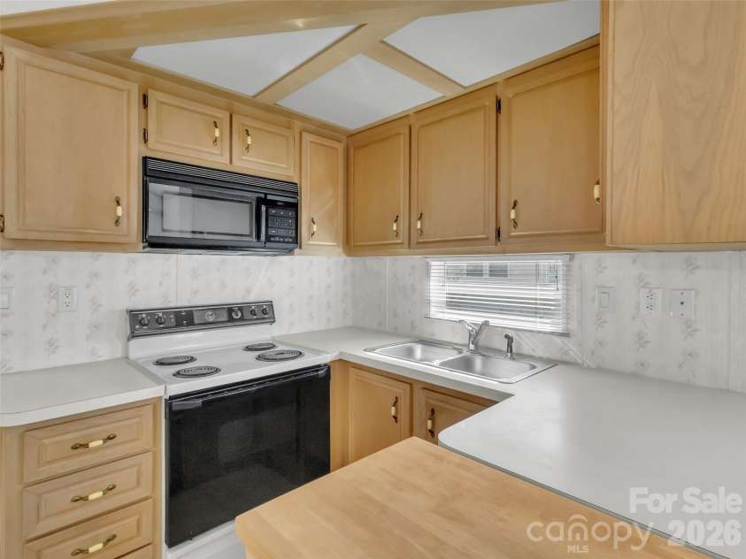 312 Mallard Loop, Waynesville, NC 28785.  MLS# CAR4338510, YatesRealty ID 3047. 