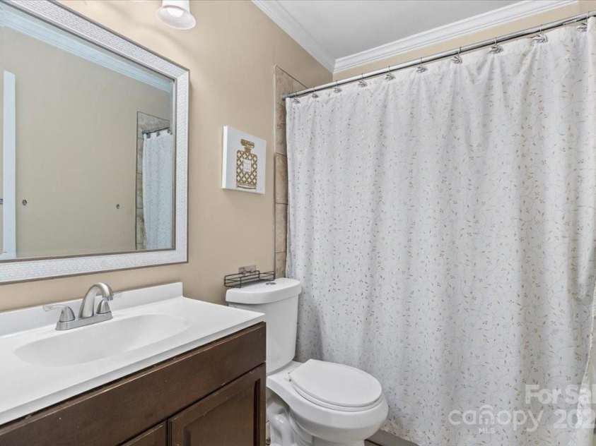 4713 Woodway Place, Charlotte, NC 28208.  MLS# CAR4283239, YatesRealty ID 30470. 