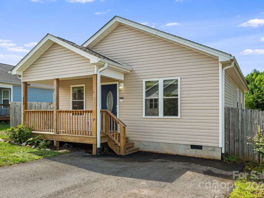 465 Quinn Hill Lane, Mars Hill, NC 28754.  MLS# CAR4283573, YatesRealty ID 30471. 