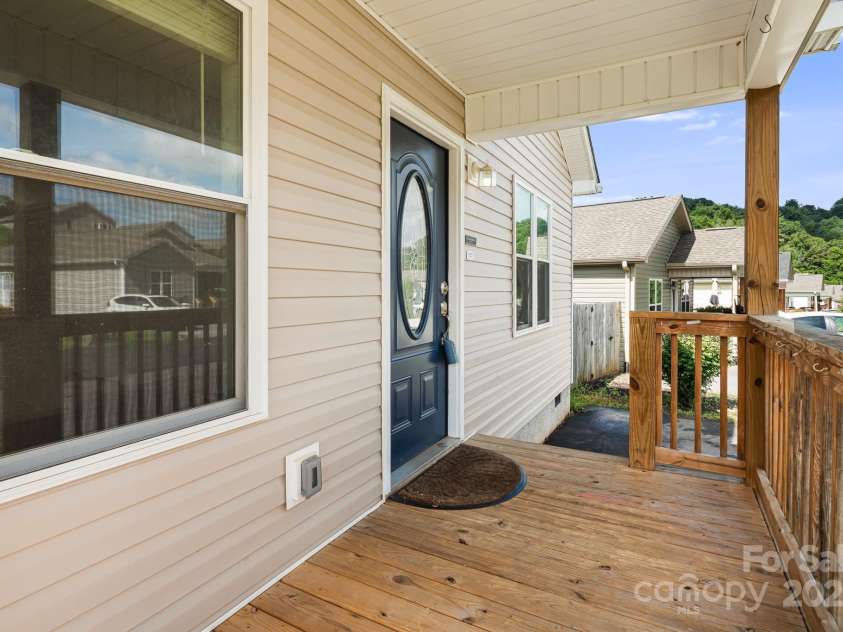 465 Quinn Hill Lane, Mars Hill, NC 28754.  MLS# CAR4283573, YatesRealty ID 30471. 