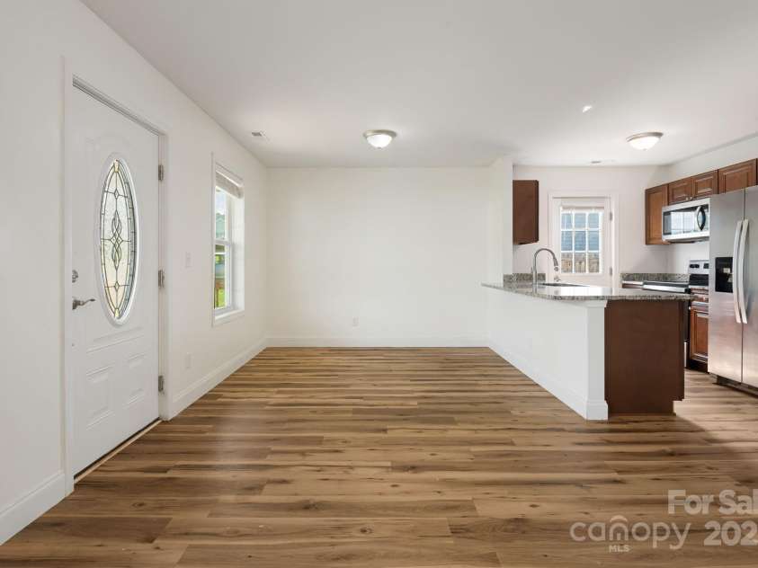 465 Quinn Hill Lane, Mars Hill, NC 28754.  MLS# CAR4283573, YatesRealty ID 30471. 