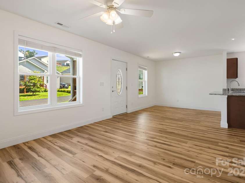 465 Quinn Hill Lane, Mars Hill, NC 28754.  MLS# CAR4283573, YatesRealty ID 30471. 