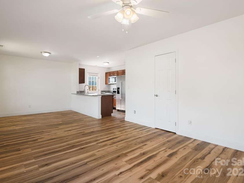 465 Quinn Hill Lane, Mars Hill, NC 28754.  MLS# CAR4283573, YatesRealty ID 30471. 