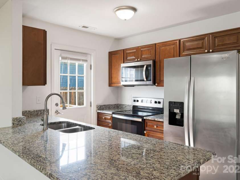 465 Quinn Hill Lane, Mars Hill, NC 28754.  MLS# CAR4283573, YatesRealty ID 30471. 