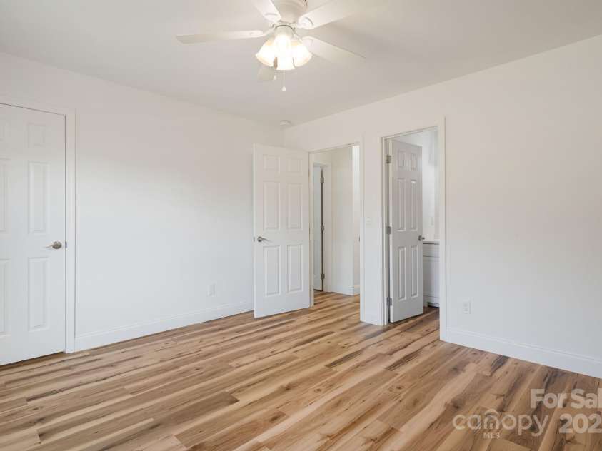 465 Quinn Hill Lane, Mars Hill, NC 28754.  MLS# CAR4283573, YatesRealty ID 30471. 