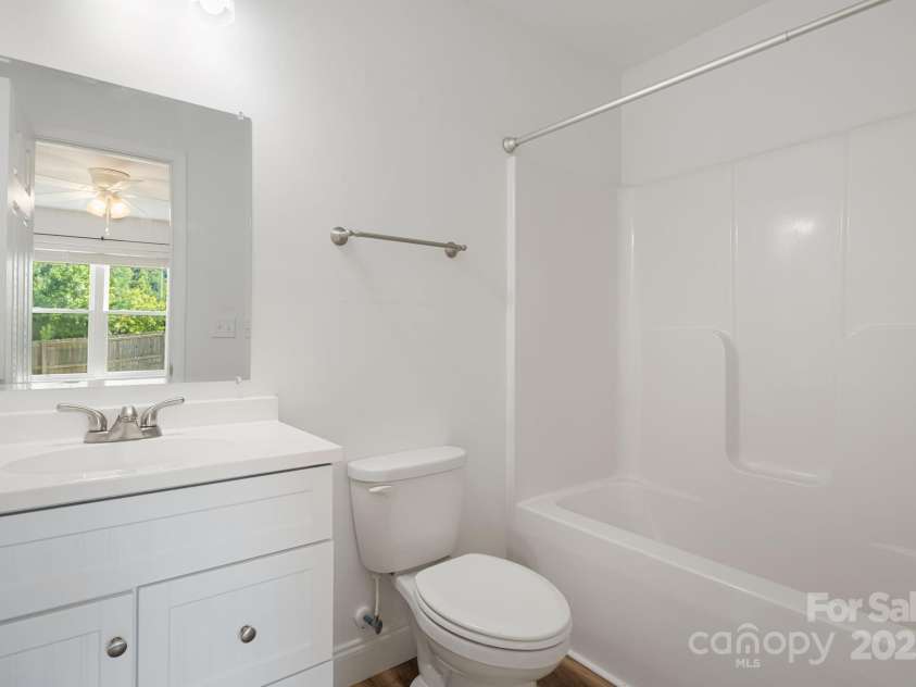 465 Quinn Hill Lane, Mars Hill, NC 28754.  MLS# CAR4283573, YatesRealty ID 30471. 