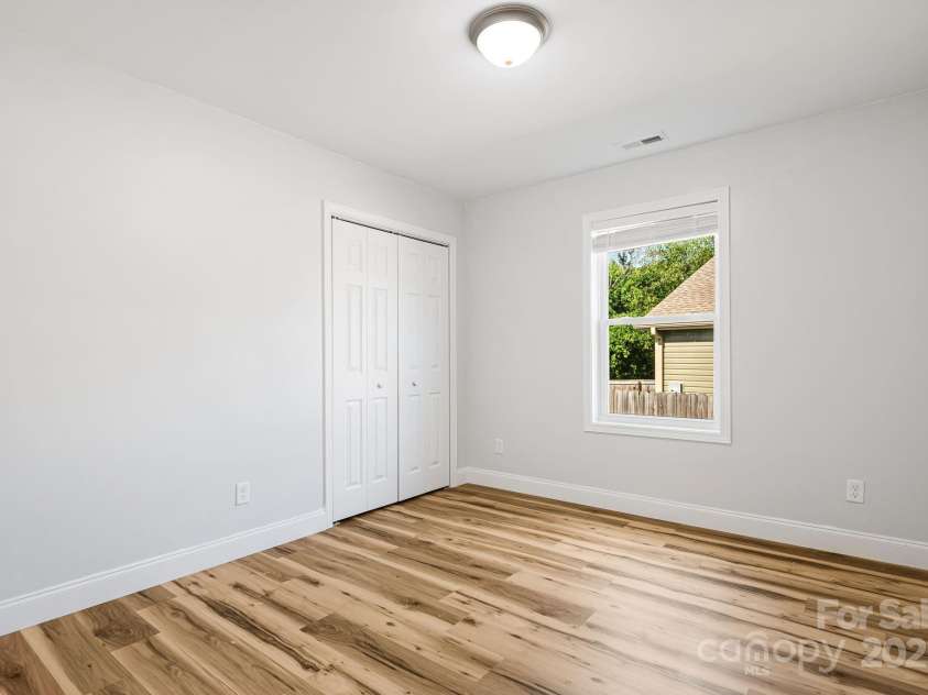 465 Quinn Hill Lane, Mars Hill, NC 28754.  MLS# CAR4283573, YatesRealty ID 30471. 