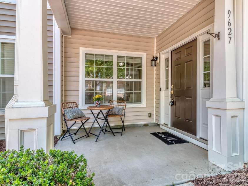 9627 Turning Wheel Drive, Charlotte, NC 28214.  MLS# CAR4384303, YatesRealty ID 30472. Great front porch