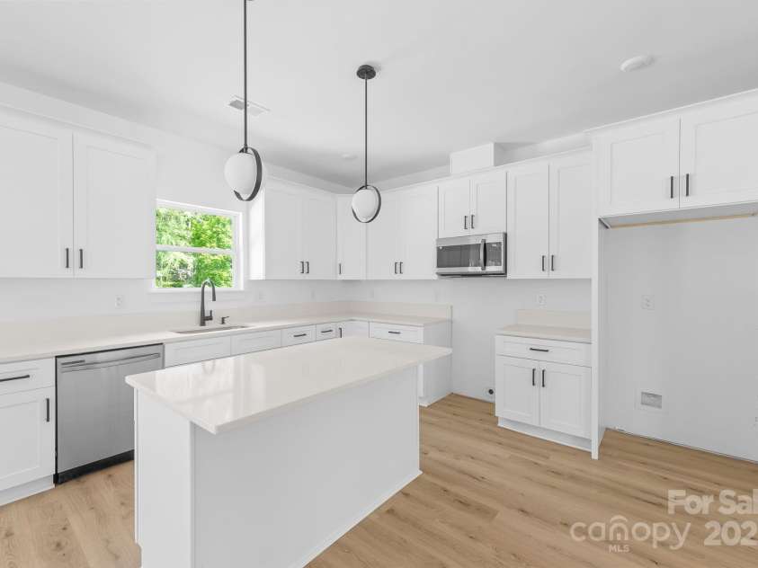 13109 Homewood Drive, Charlotte, NC 28262.  MLS# CAR4254239, YatesRealty ID 30473. Kitchen