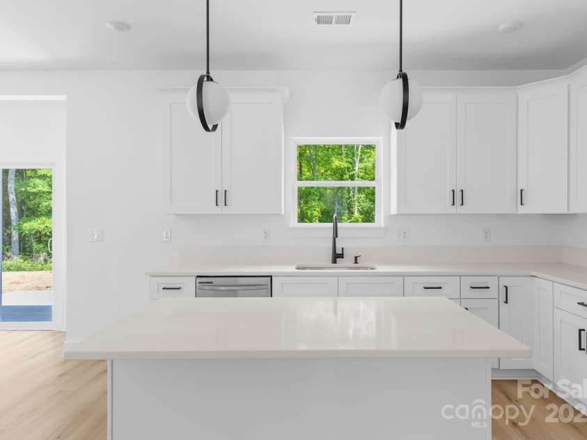 13109 Homewood Drive, Charlotte, NC 28262.  MLS# CAR4254239, YatesRealty ID 30473. Kitchen