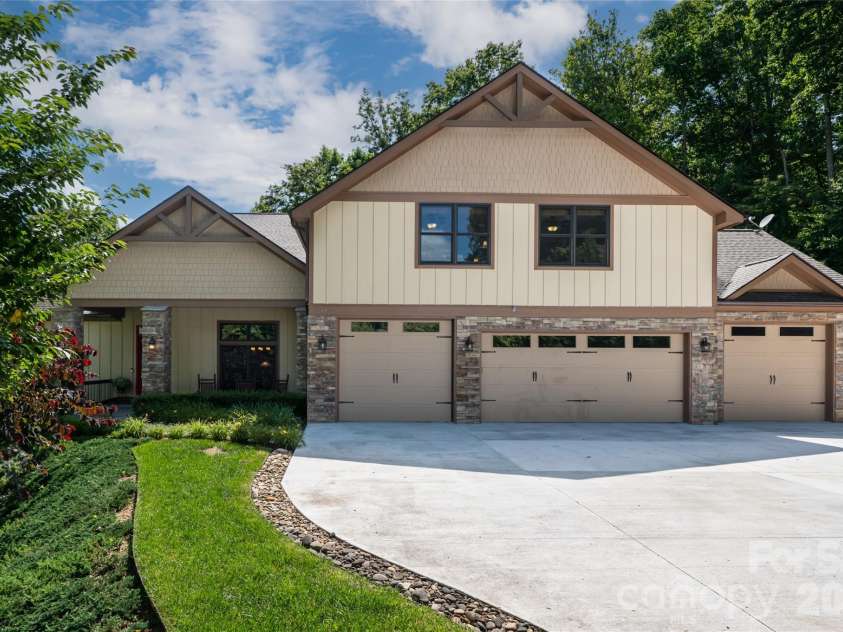 145 Glen Trillium Drive, Fletcher, NC 28732.  MLS# CAR4385771, YatesRealty ID 30473. 