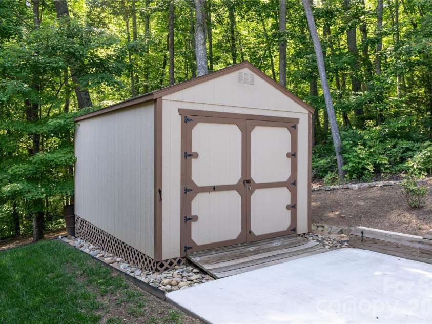 145 Glen Trillium Drive, Fletcher, NC 28732.  MLS# CAR4385771, YatesRealty ID 30473. 