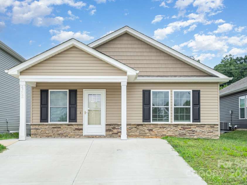 2550 Snow Creek Road, Hickory, NC 28601.  MLS# CAR4281947, YatesRealty ID 30474. 