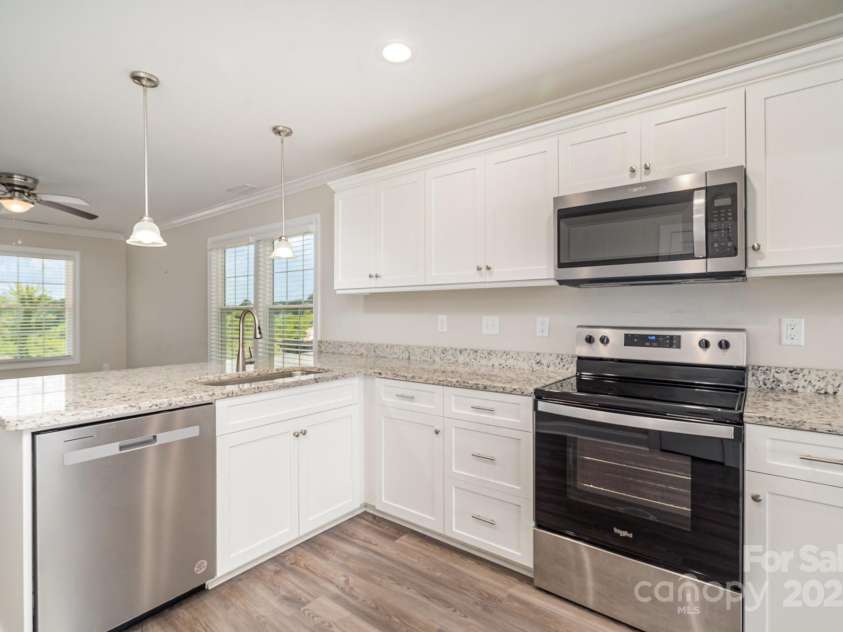 2550 Snow Creek Road, Hickory, NC 28601.  MLS# CAR4281947, YatesRealty ID 30474. 