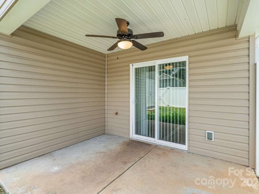 2550 Snow Creek Road, Hickory, NC 28601.  MLS# CAR4281947, YatesRealty ID 30474. 