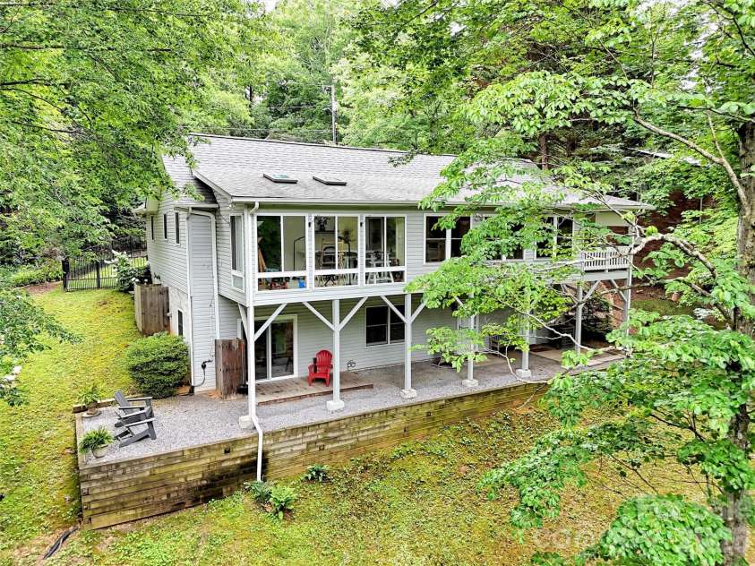 228 Crescent Drive, Lake Junaluska, NC 28745.  MLS# CAR4391043, YatesRealty ID 30475. 