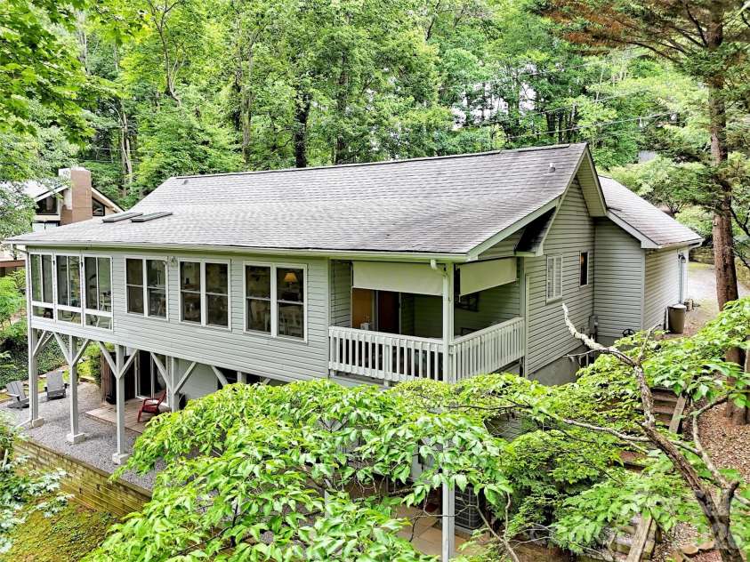228 Crescent Drive, Lake Junaluska, NC 28745.  MLS# CAR4391043, YatesRealty ID 30475. 