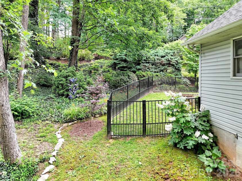 228 Crescent Drive, Lake Junaluska, NC 28745.  MLS# CAR4391043, YatesRealty ID 30475. 