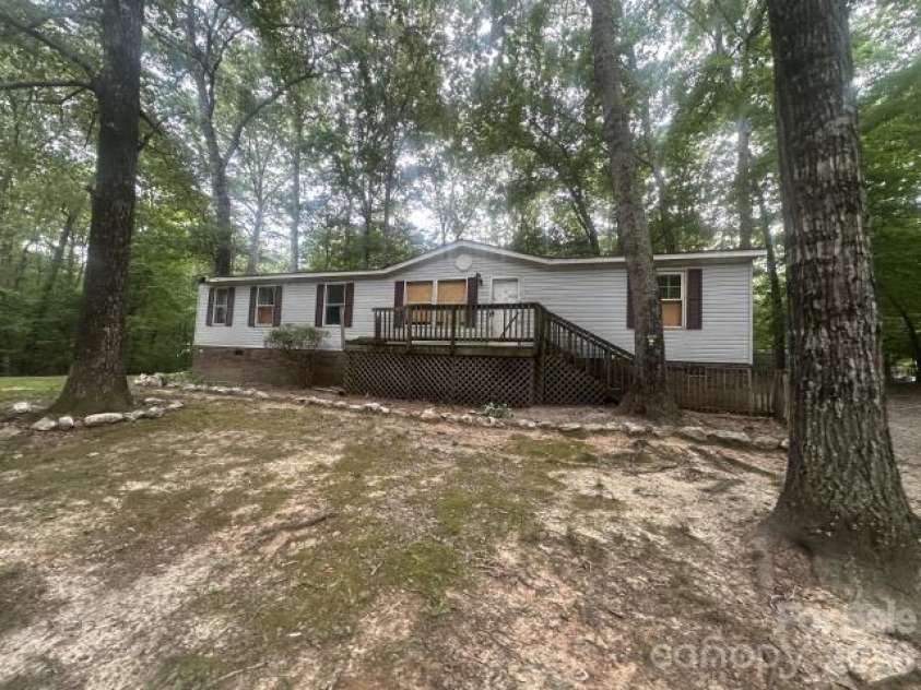 1018 Love Valley Road, Clover, SC 29710.  MLS# CAR4388364, YatesRealty ID 30476. 