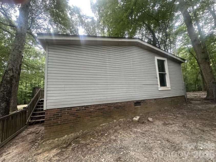 1018 Love Valley Road, Clover, SC 29710.  MLS# CAR4388364, YatesRealty ID 30476. 