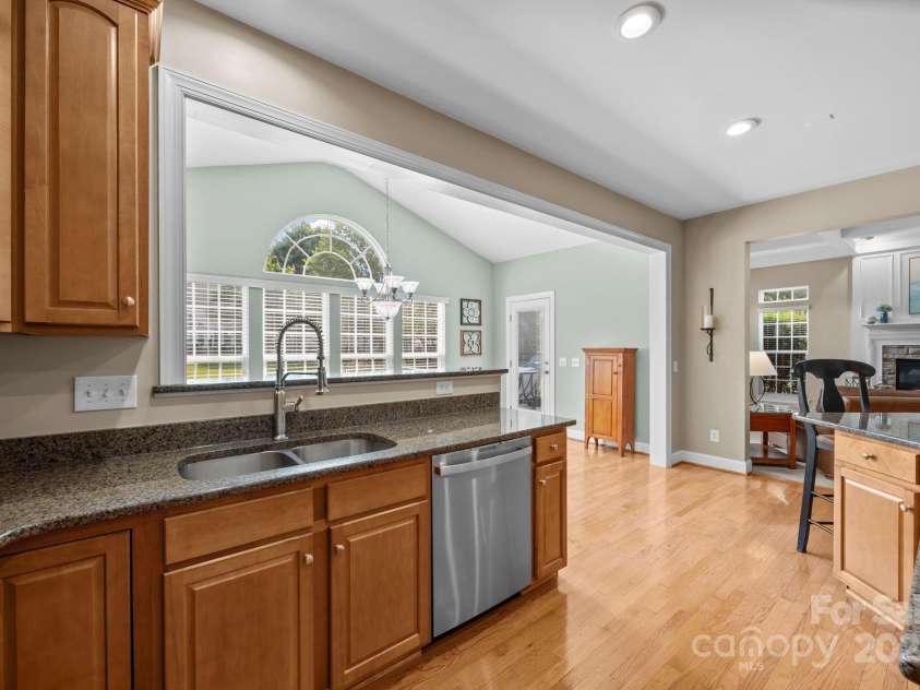 6703 Garden Hill Drive, Huntersville, NC 28078.  MLS# CAR4265776, YatesRealty ID 30476. 