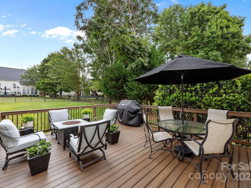 6703 Garden Hill Drive, Huntersville, NC 28078.  MLS# CAR4265776, YatesRealty ID 30476. Low maintenance composite decking