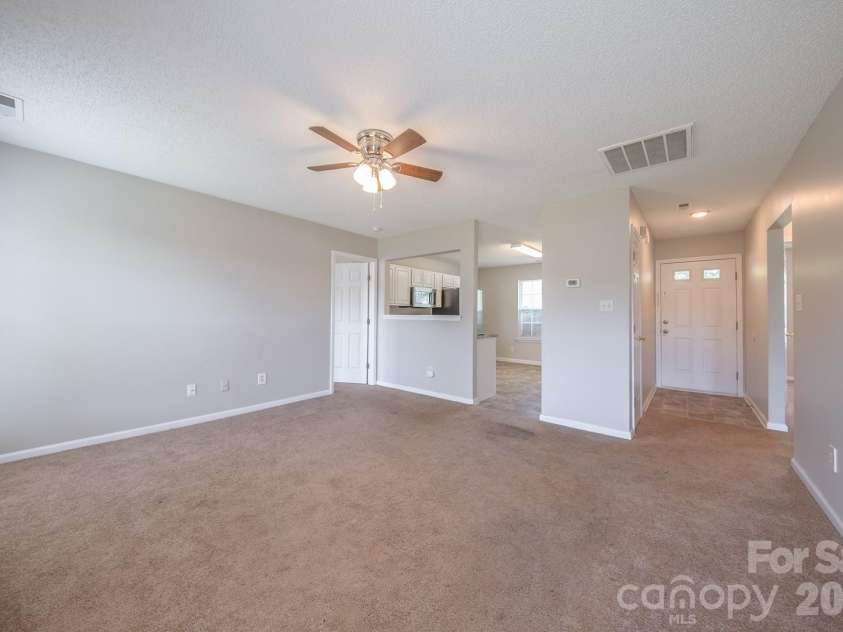 3003 Fairglen Road, Charlotte, NC 28269.  MLS# CAR4392341, YatesRealty ID 30477. 