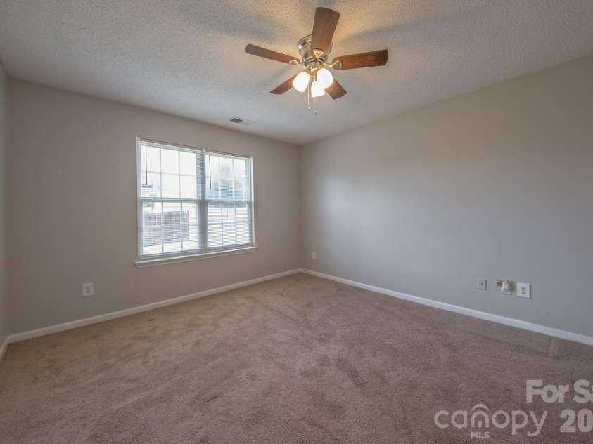 3003 Fairglen Road, Charlotte, NC 28269.  MLS# CAR4392341, YatesRealty ID 30477. 
