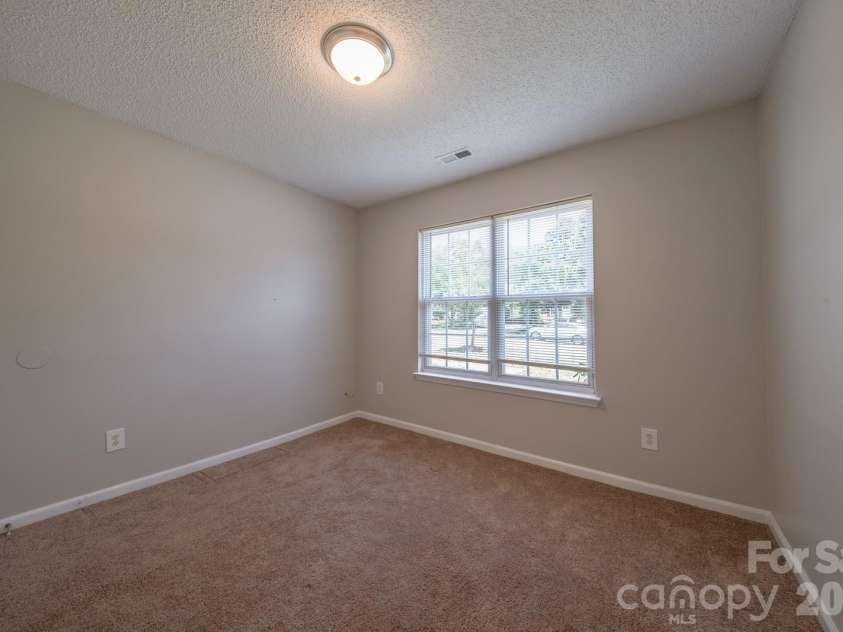 3003 Fairglen Road, Charlotte, NC 28269.  MLS# CAR4392341, YatesRealty ID 30477. 
