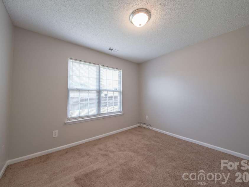 3003 Fairglen Road, Charlotte, NC 28269.  MLS# CAR4392341, YatesRealty ID 30477. 