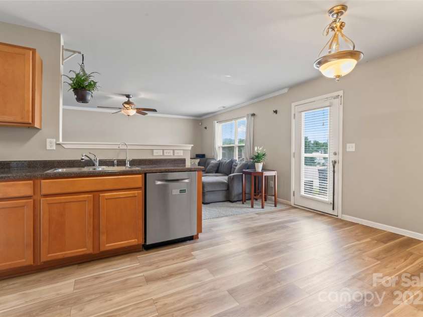 3996 Heather View Lane, Winston Salem, NC 27127.  MLS# CAR4261044, YatesRealty ID 30478. 