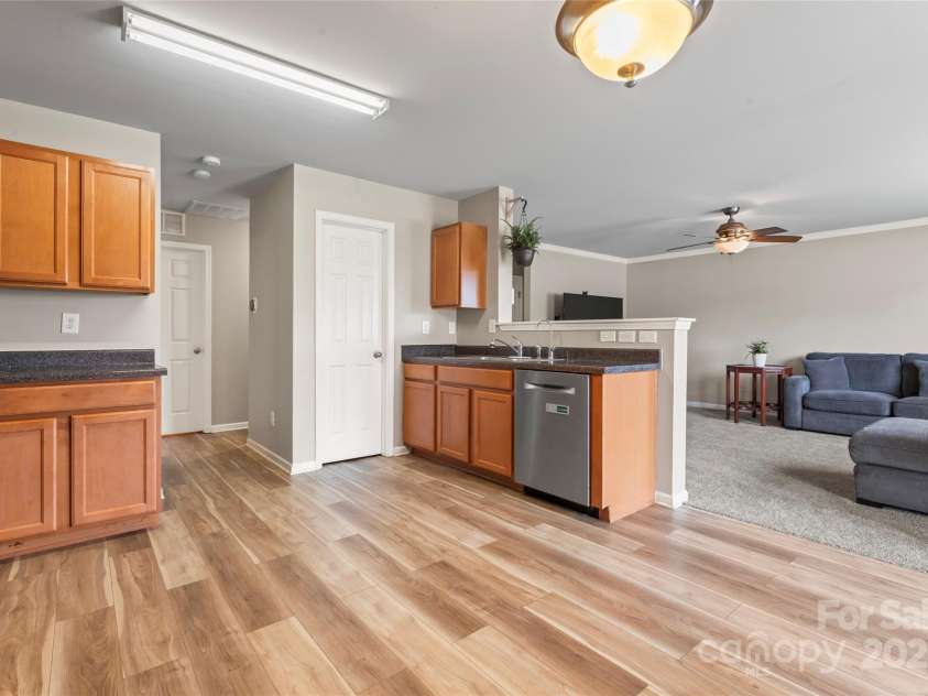 3996 Heather View Lane, Winston Salem, NC 27127.  MLS# CAR4261044, YatesRealty ID 30478. 