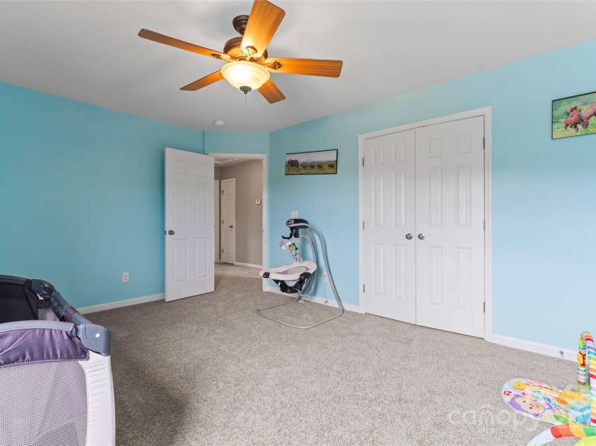 3996 Heather View Lane, Winston Salem, NC 27127.  MLS# CAR4261044, YatesRealty ID 30478. 