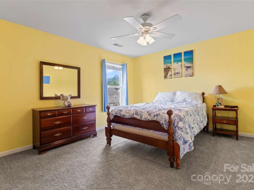 3996 Heather View Lane, Winston Salem, NC 27127.  MLS# CAR4261044, YatesRealty ID 30478. 