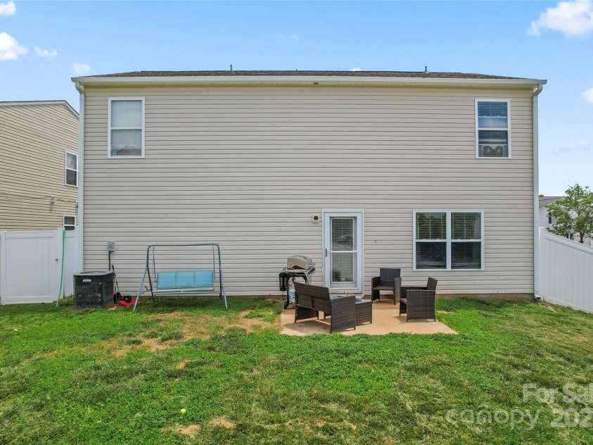 3996 Heather View Lane, Winston Salem, NC 27127.  MLS# CAR4261044, YatesRealty ID 30478. 