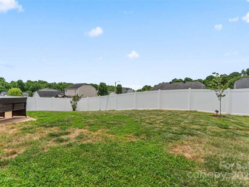 3996 Heather View Lane, Winston Salem, NC 27127.  MLS# CAR4261044, YatesRealty ID 30478. 