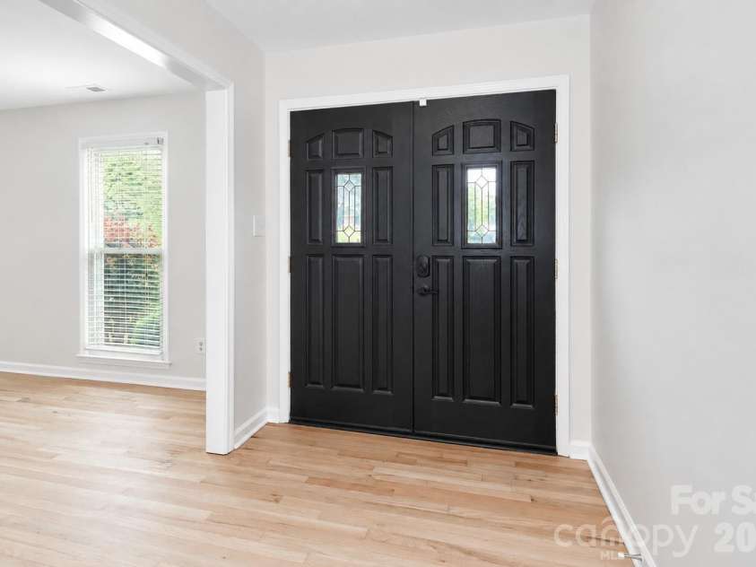 7441 Riding Trail Road, Charlotte, NC 28212.  MLS# CAR4391897, YatesRealty ID 30478. 