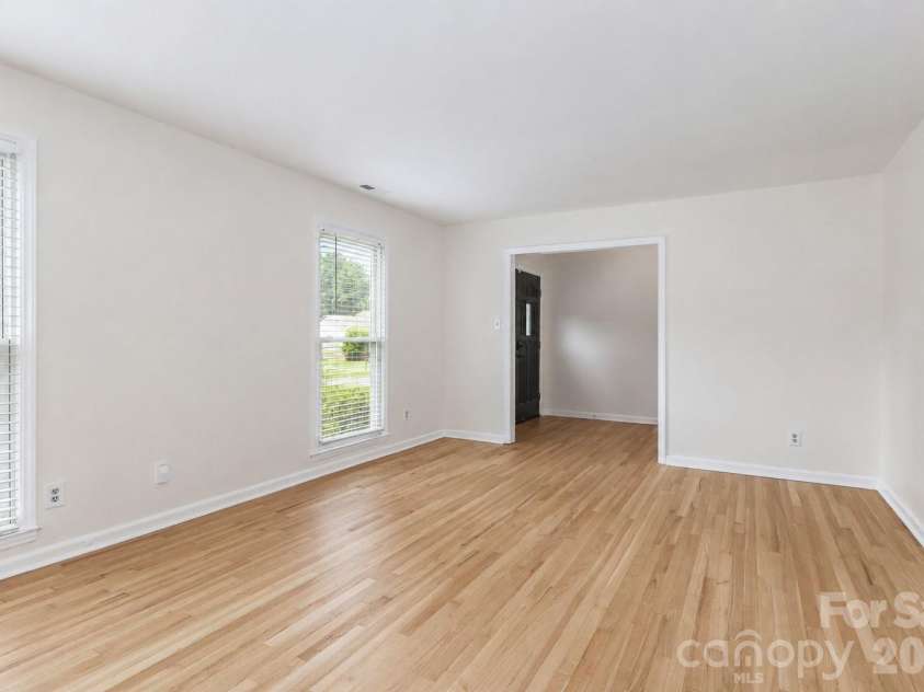 7441 Riding Trail Road, Charlotte, NC 28212.  MLS# CAR4391897, YatesRealty ID 30478. 