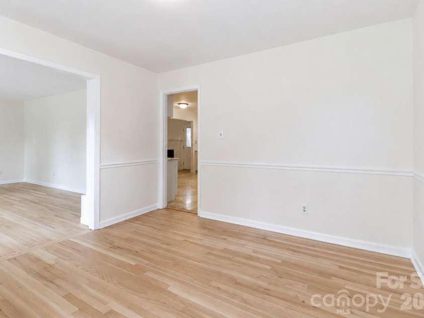7441 Riding Trail Road, Charlotte, NC 28212.  MLS# CAR4391897, YatesRealty ID 30478. 